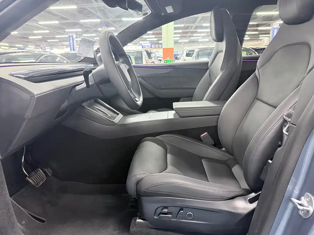 Tesla Model Y L