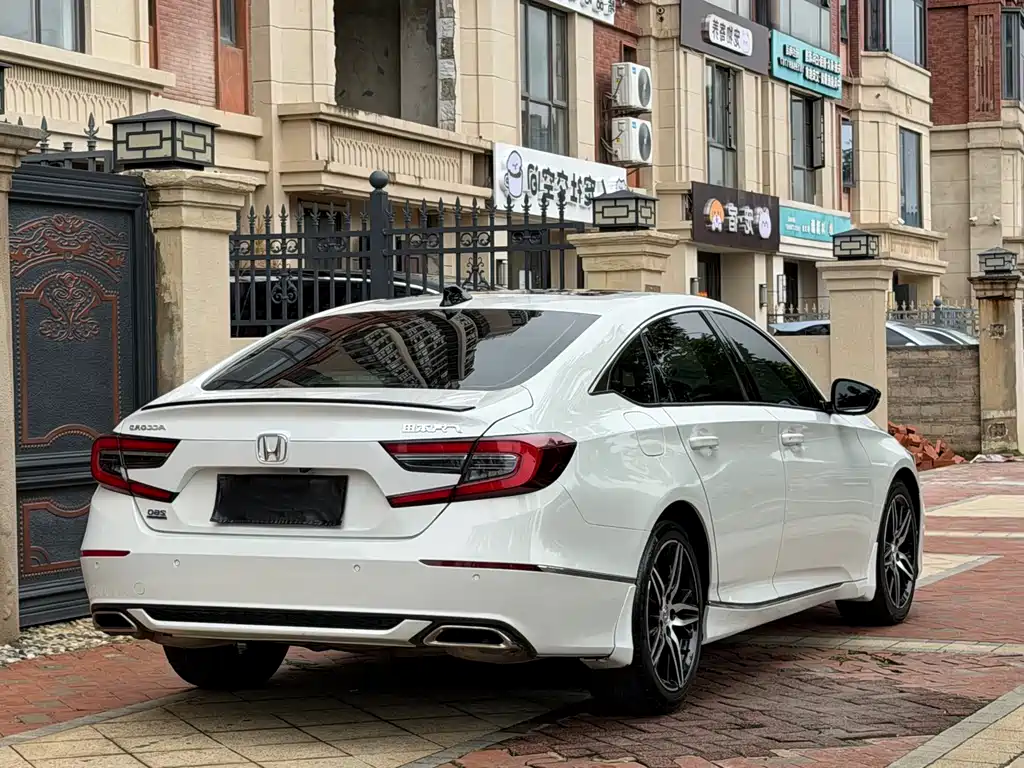 Honda Accord — миниатюра 7