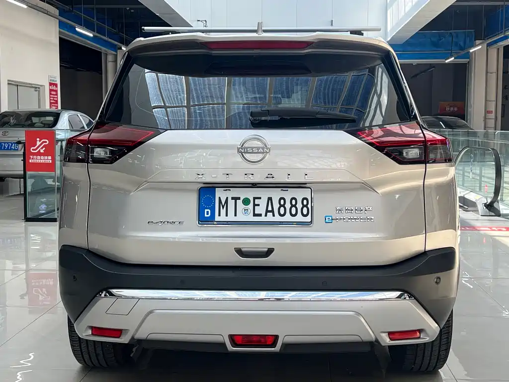 Nissan X-Trail — миниатюра 8