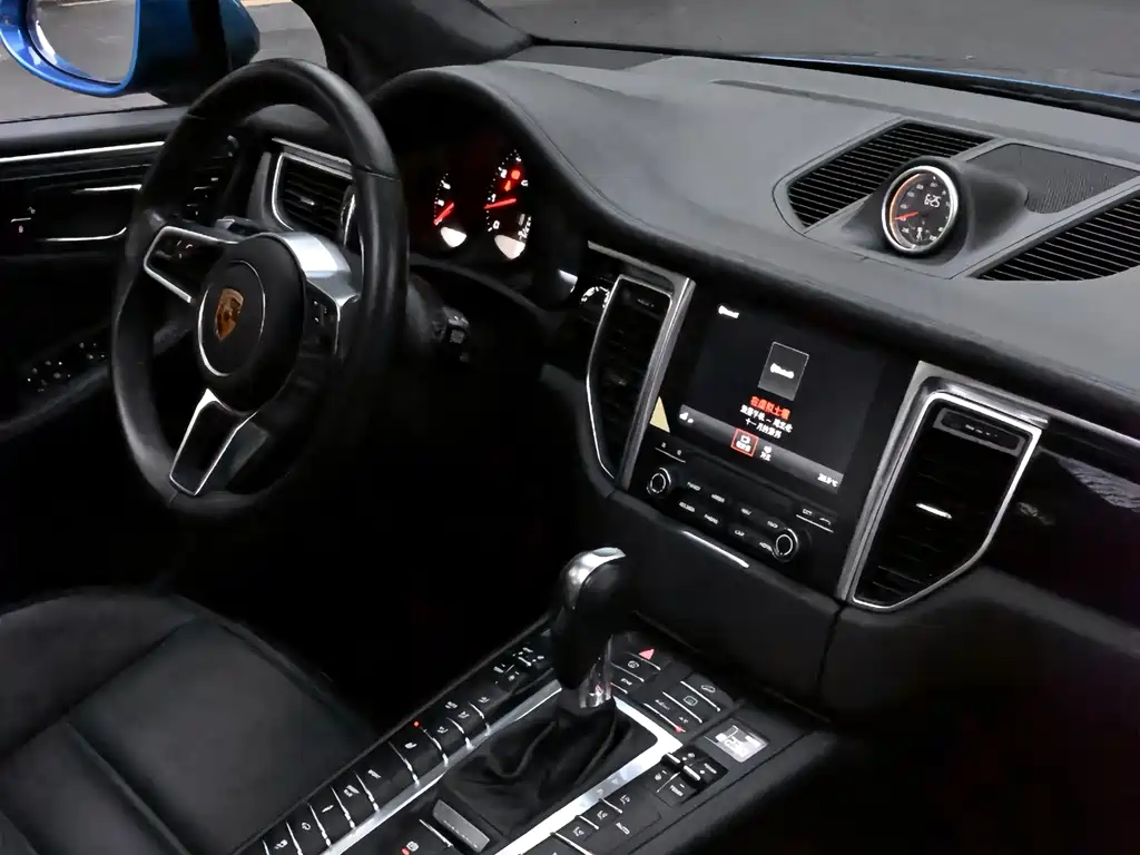 Porsche Macan — миниатюра 14
