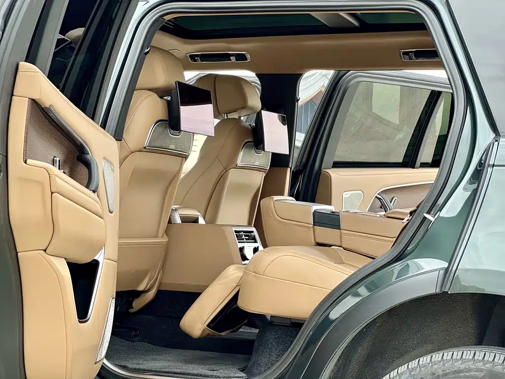 Land Rover Range Rover 2023 3.0 L6 400PS Long Wheelbase