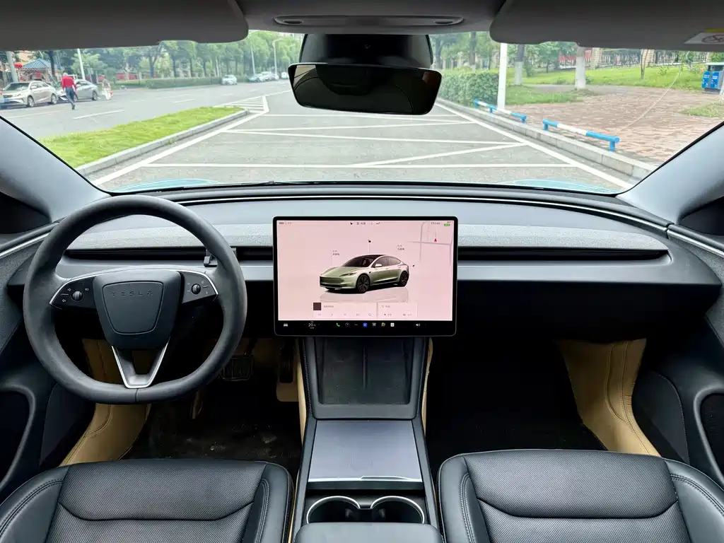Tesla Model 3 — миниатюра 10