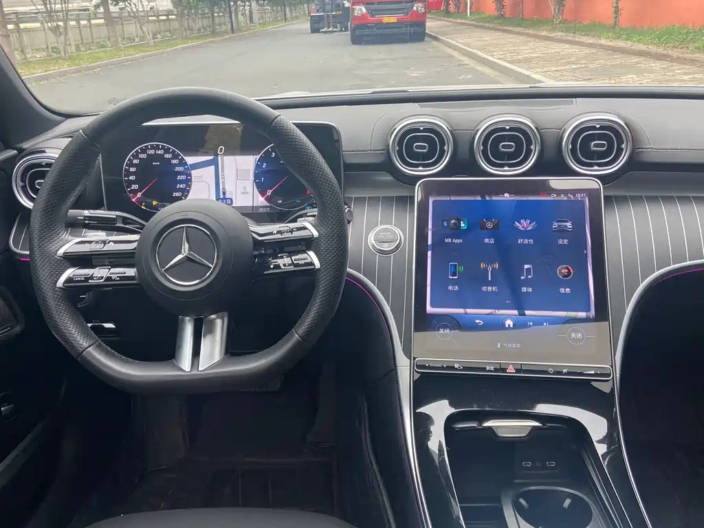 Mercedes-Benz C-Class — миниатюра 5