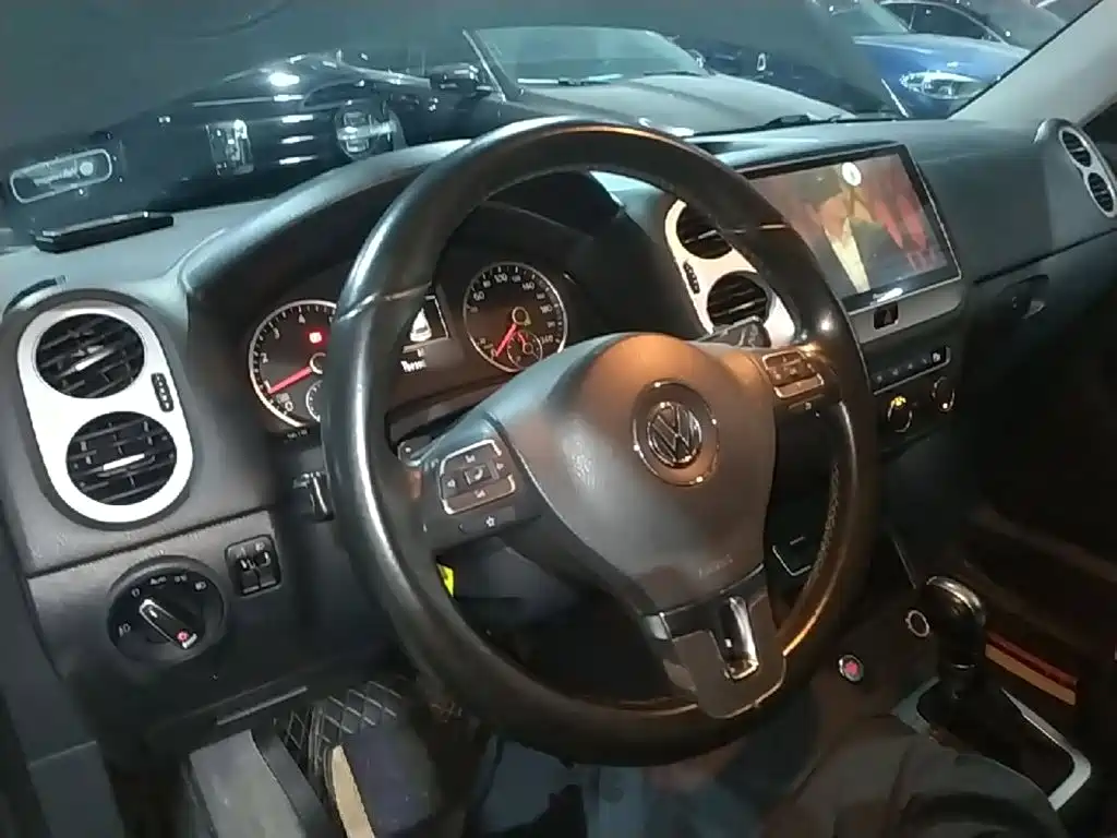 Volkswagen Tiguan — миниатюра 10