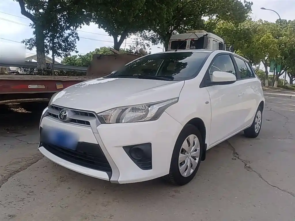 Toyota Yaris L 2015