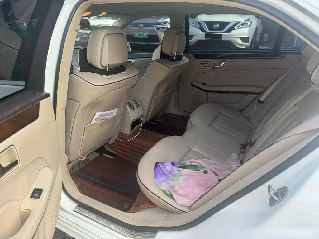 Mercedes-Benz E-Class — миниатюра 5