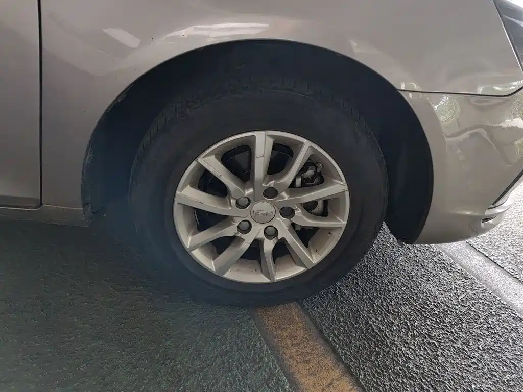 Geely Emgrand — миниатюра 25