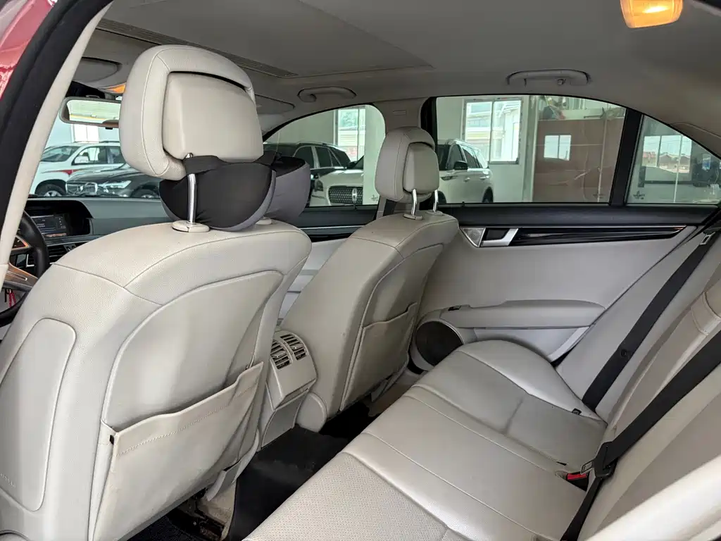 Mercedes-Benz C-Class — миниатюра 8