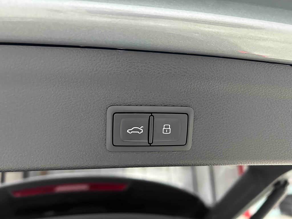 Audi Q3 1.4 л 2022 г. Зелёный, пробег 22000 км