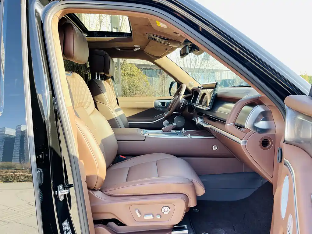 TANK TANK 700 NEW ENERGY