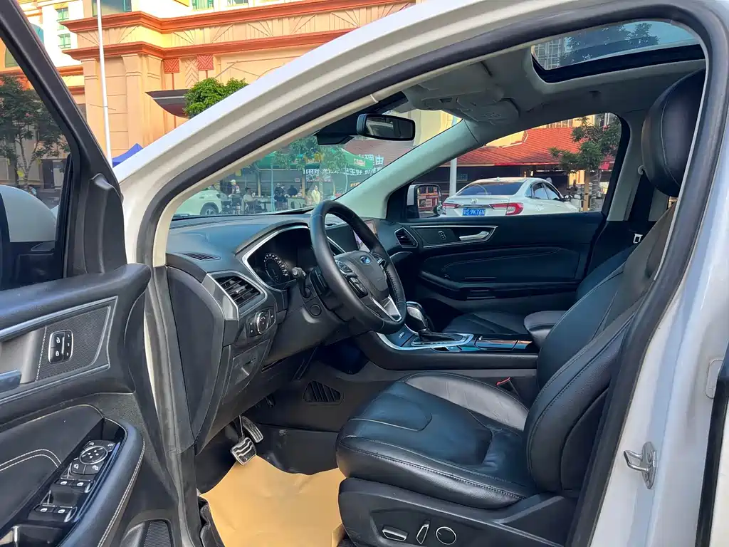 Ford Edge — миниатюра 9
