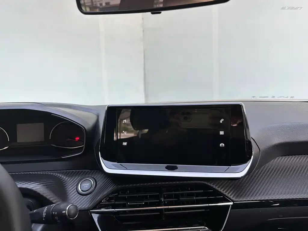 Peugeot 2008 — миниатюра 30