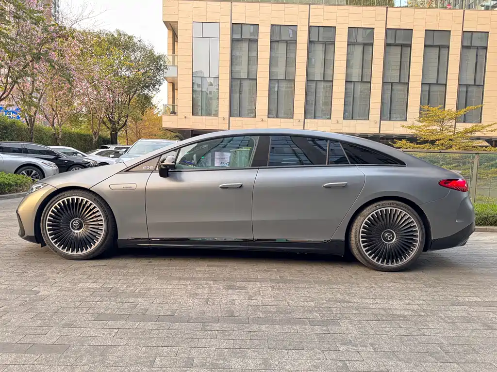 MERCEDES-BENZ EQS AMG