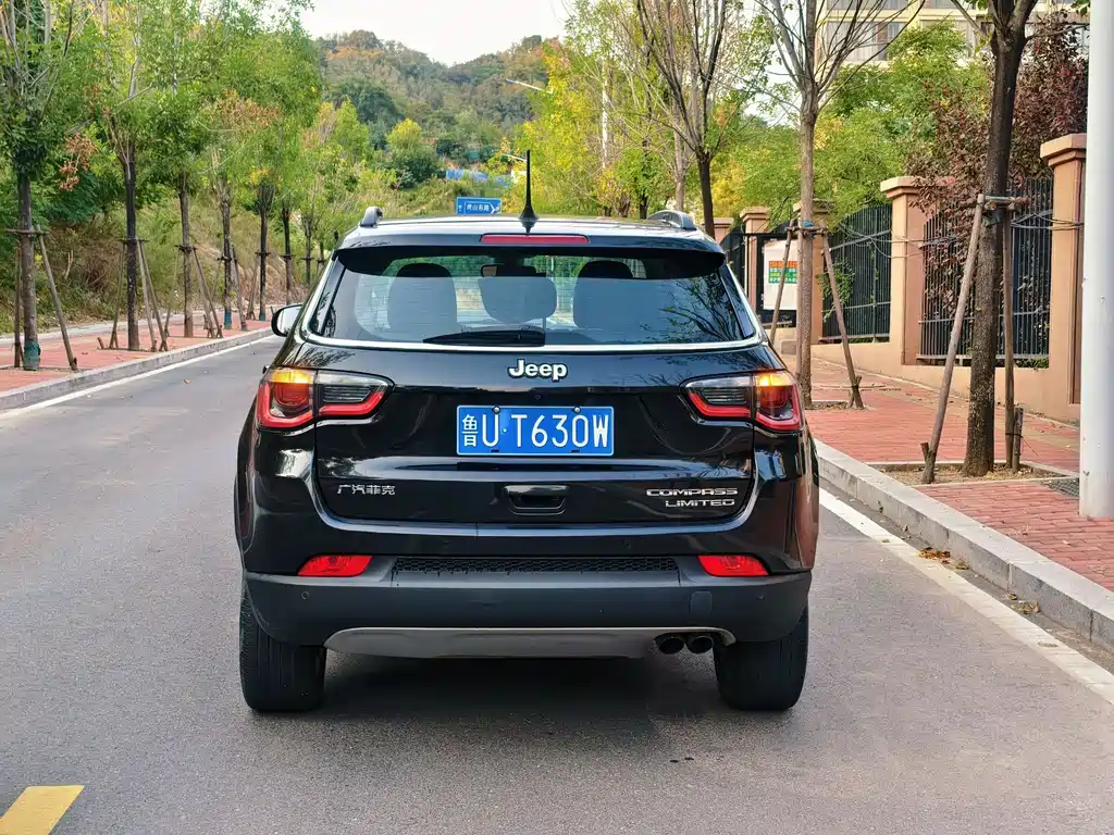 Jeep Compass — миниатюра 12