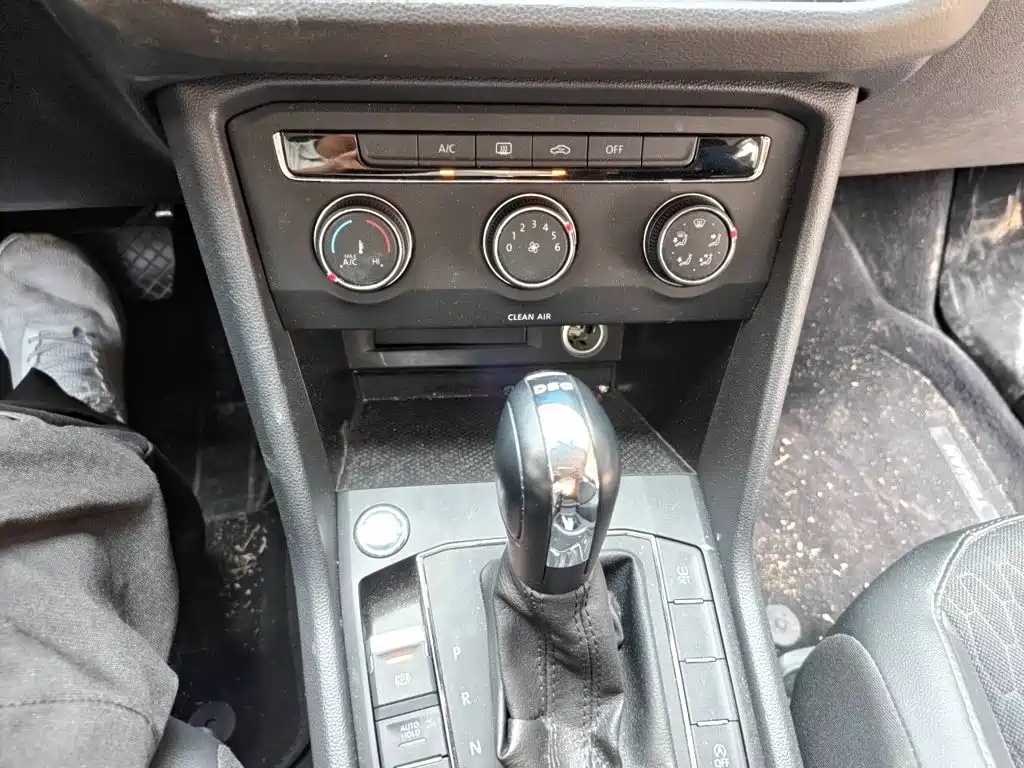 Volkswagen Tiguan L — миниатюра 14