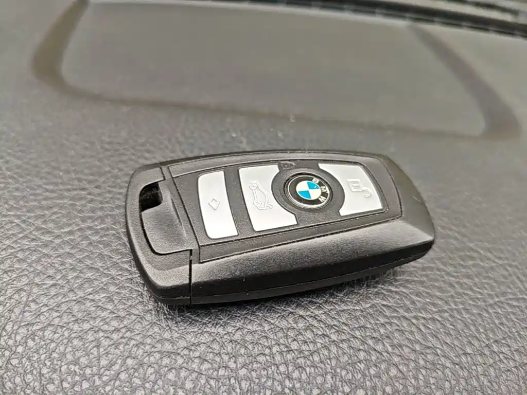 BMW 5 Series — миниатюра 9