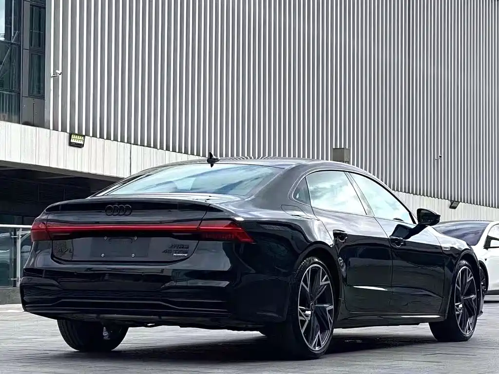 Audi A7L 2024 45 TFSI quattro