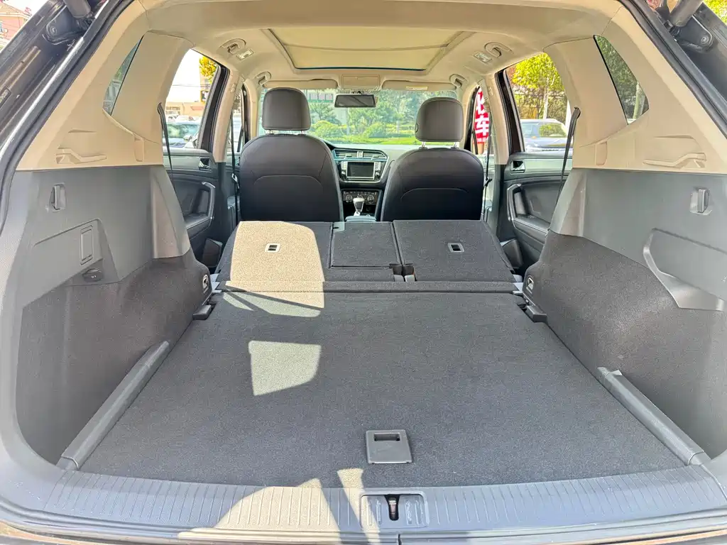Volkswagen Tiguan L — миниатюра 12