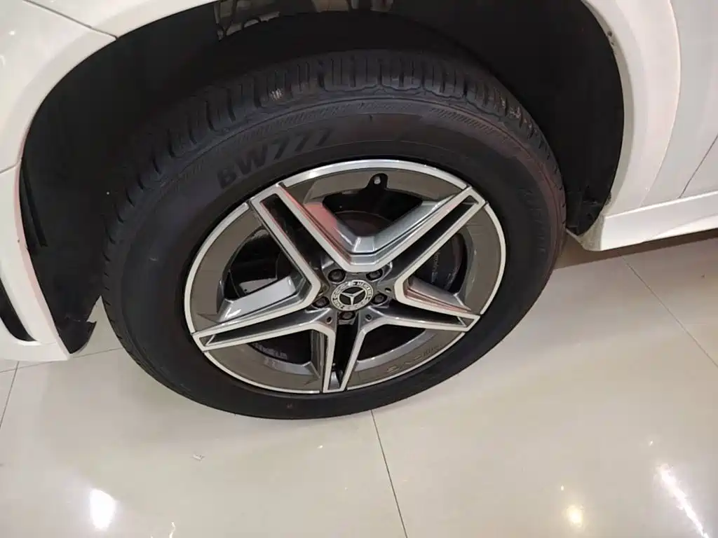 Mercedes-Benz GLE (Import) — миниатюра 23