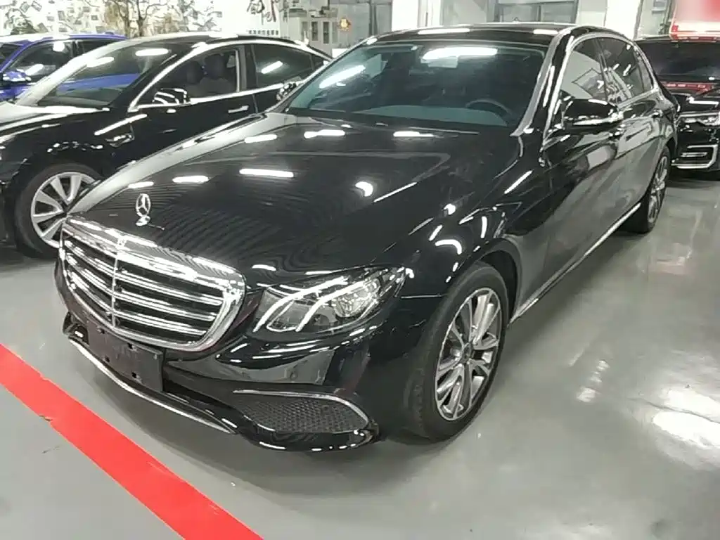 Mercedes-Benz E-Class — миниатюра 2