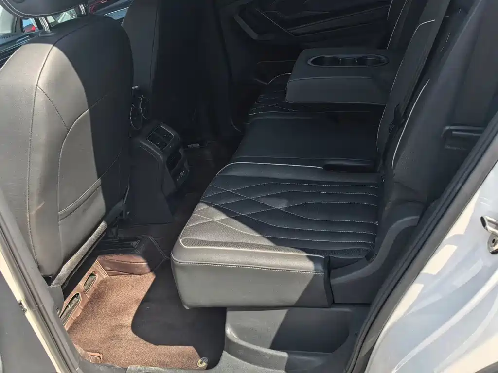 Volkswagen Tiguan L — миниатюра 11