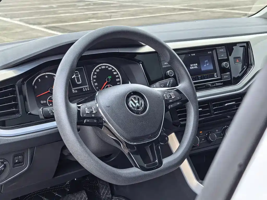 Volkswagen Polo — миниатюра 8