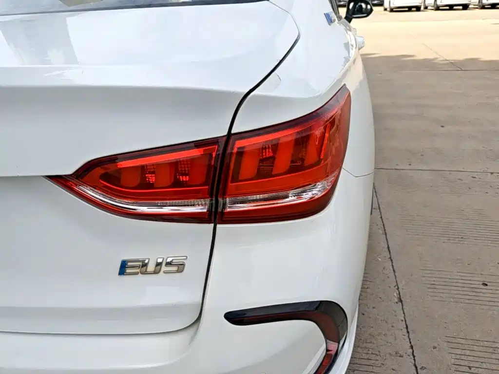 BAIC EU5 — миниатюра 8