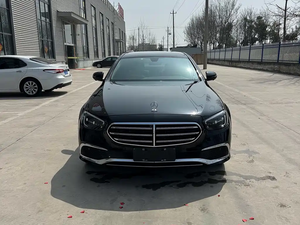Mercedes-Benz E-Class — миниатюра 3