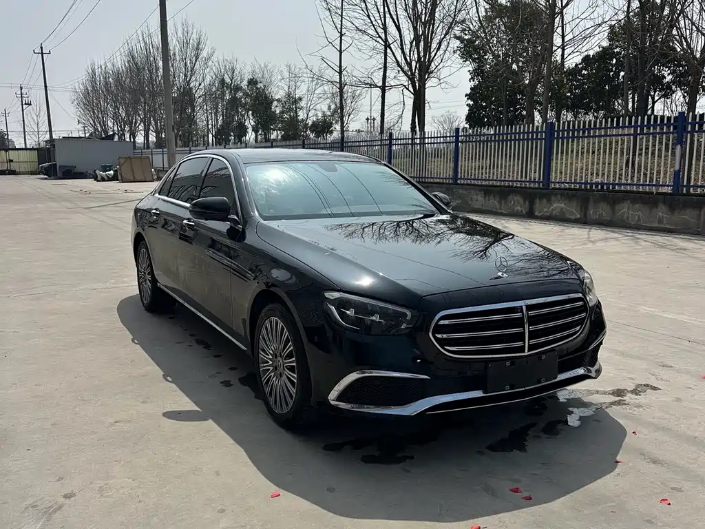 Mercedes-Benz E-Class — миниатюра 2