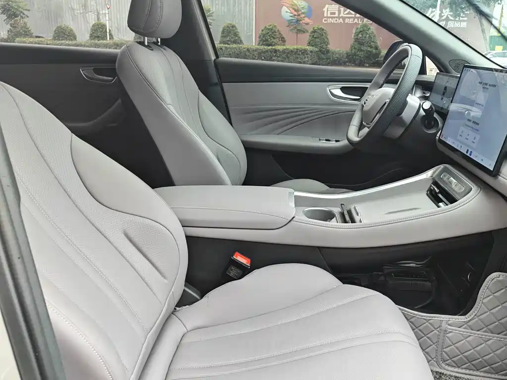 Roewe M7 DMH — миниатюра 6