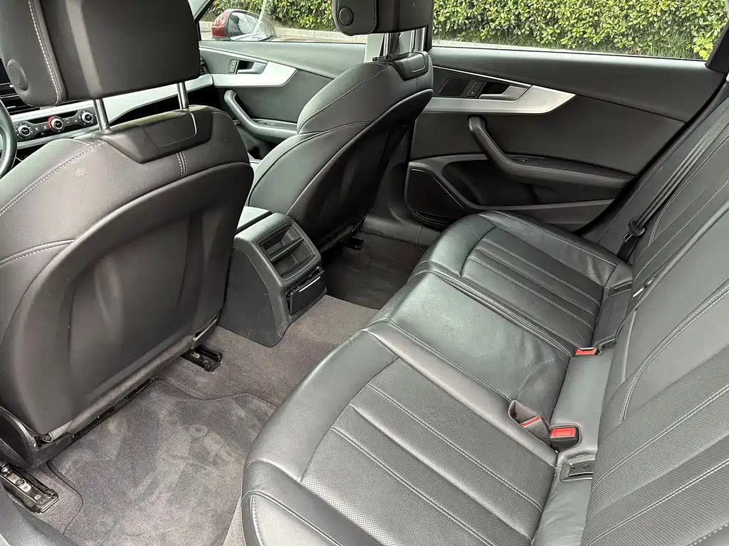 Audi A4L 2022 40 TFSI Fashion