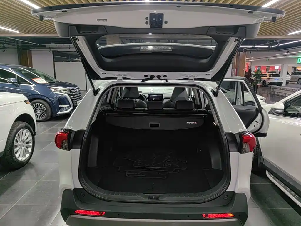 Toyota RAV4 — миниатюра 19