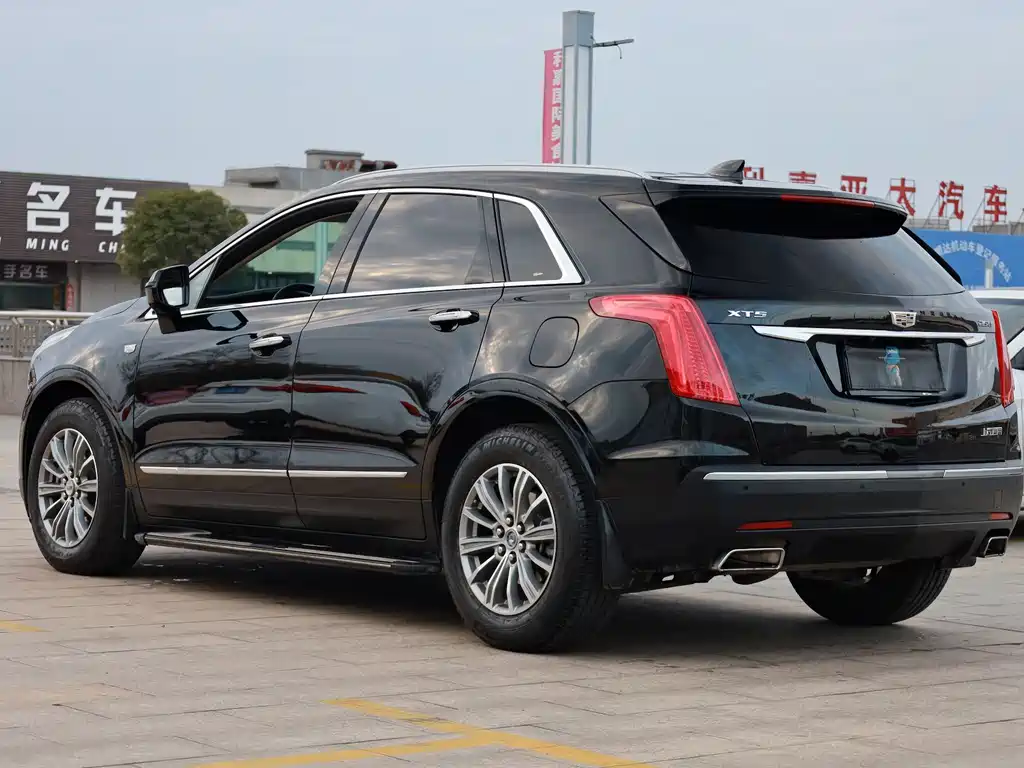 CADILLAC XT5