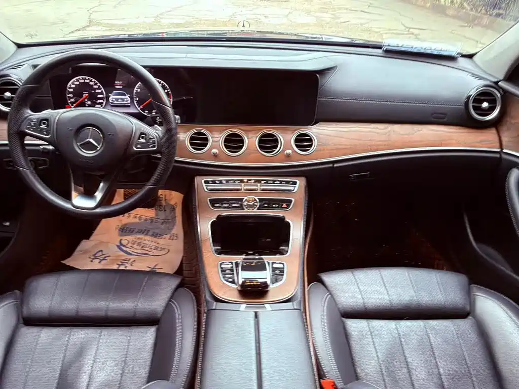 MERCEDES-BENZ E CLASS