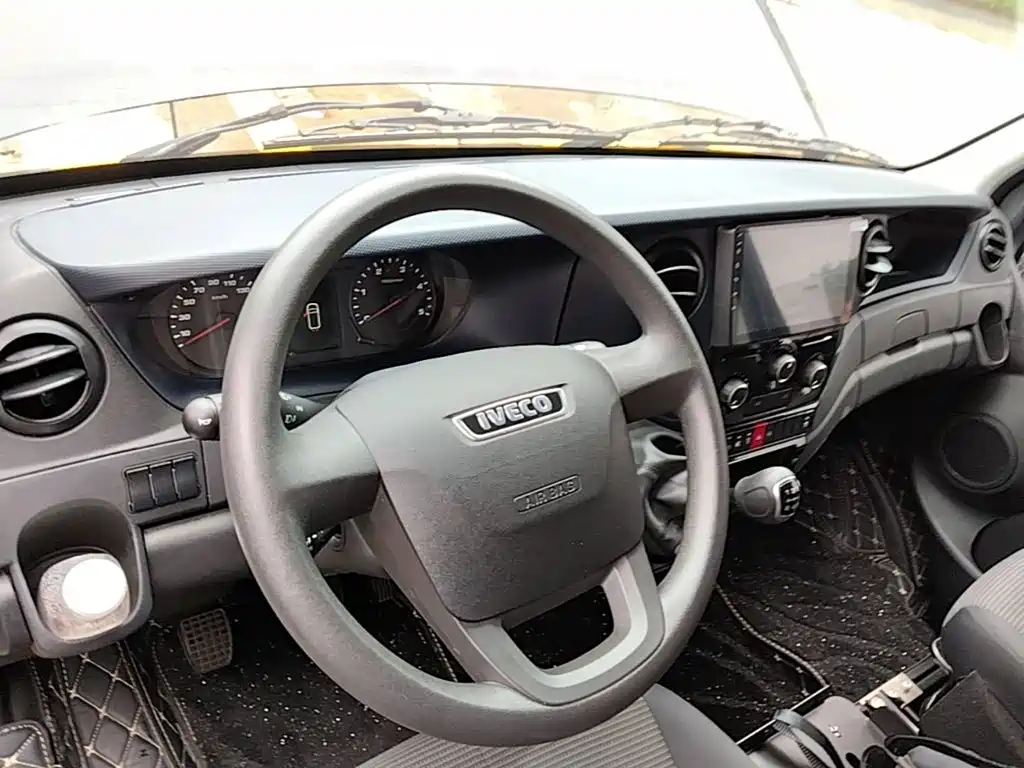 IVECO Ousheng — миниатюра 11