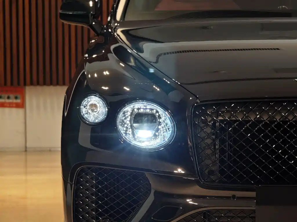 Bentley Bentayga — миниатюра 13