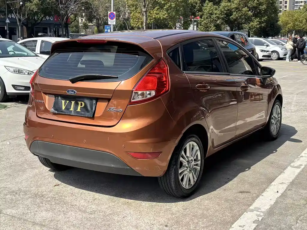 Ford Fiesta Hatchback 1.5L Auto Fashion Type, фото 5