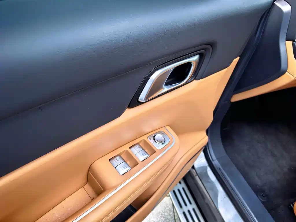 Li Auto Li ONE — миниатюра 12