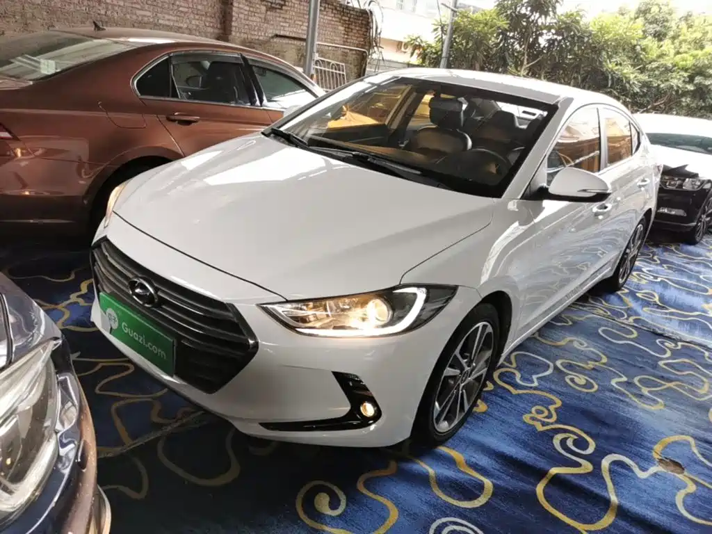 Hyundai Elantra — миниатюра 2