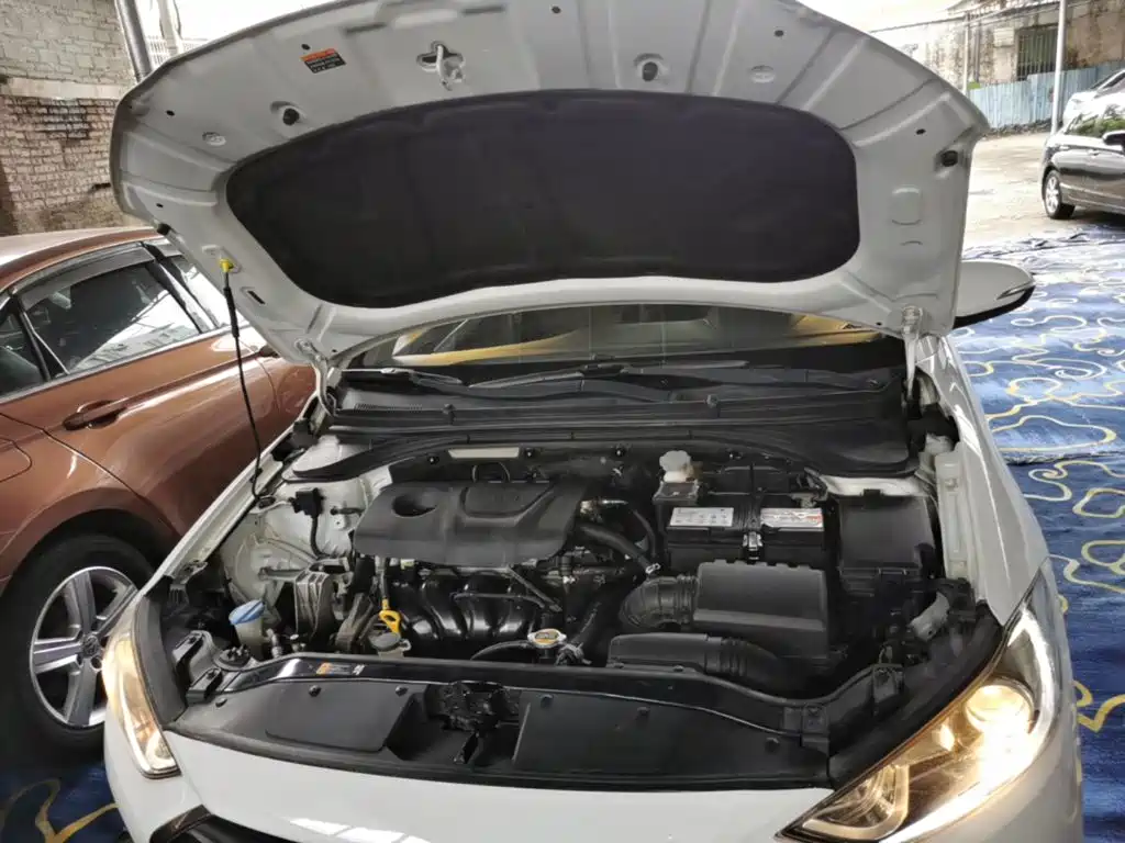 Hyundai Elantra — миниатюра 20