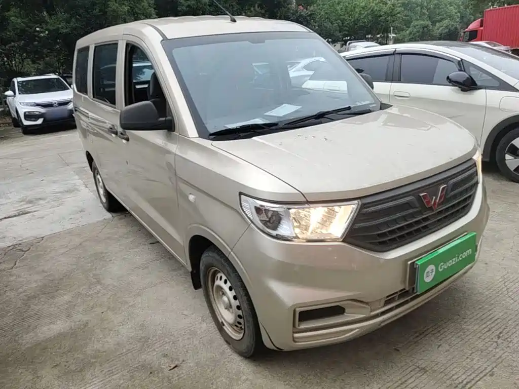 Wuling Hongguang V — миниатюра 4