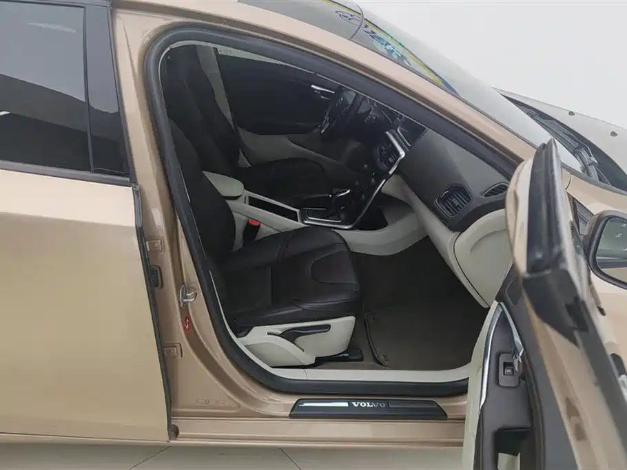 Volvo V40 2015 1.6T