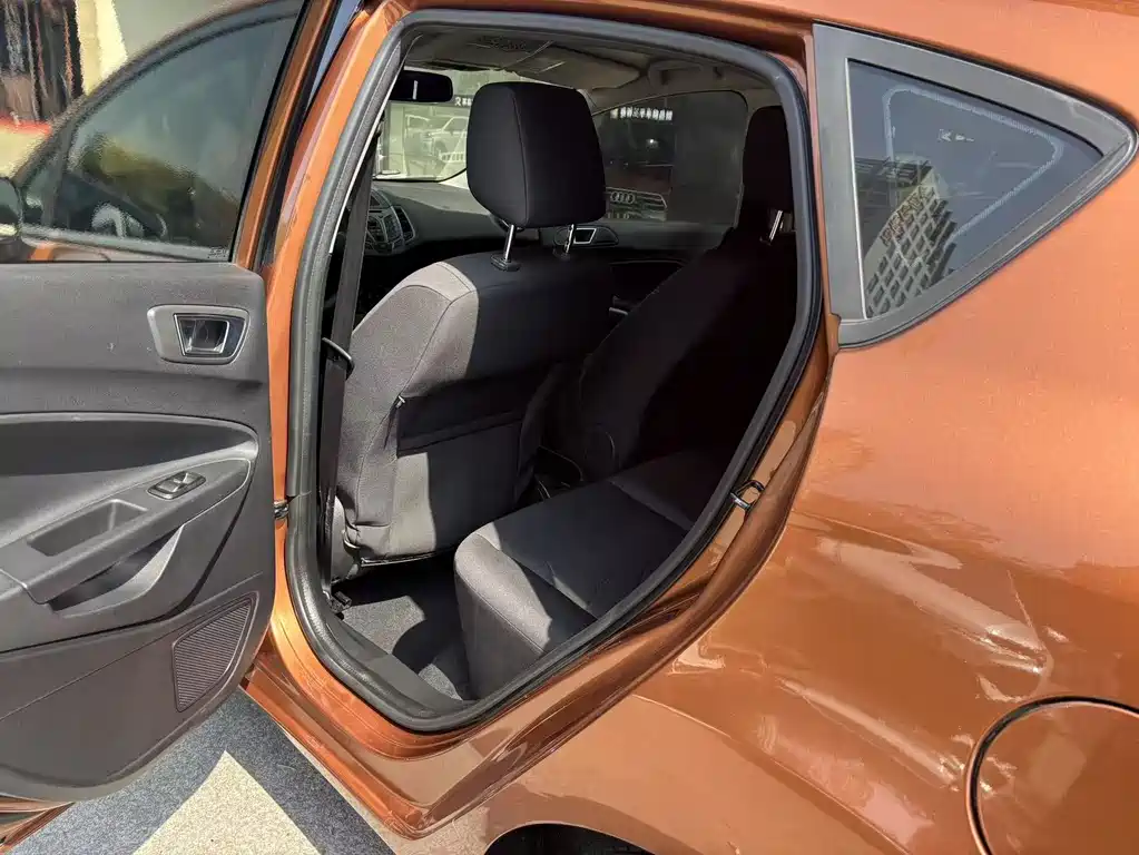 Ford Fiesta Hatchback 1.5L Auto Fashion Type, фото 7