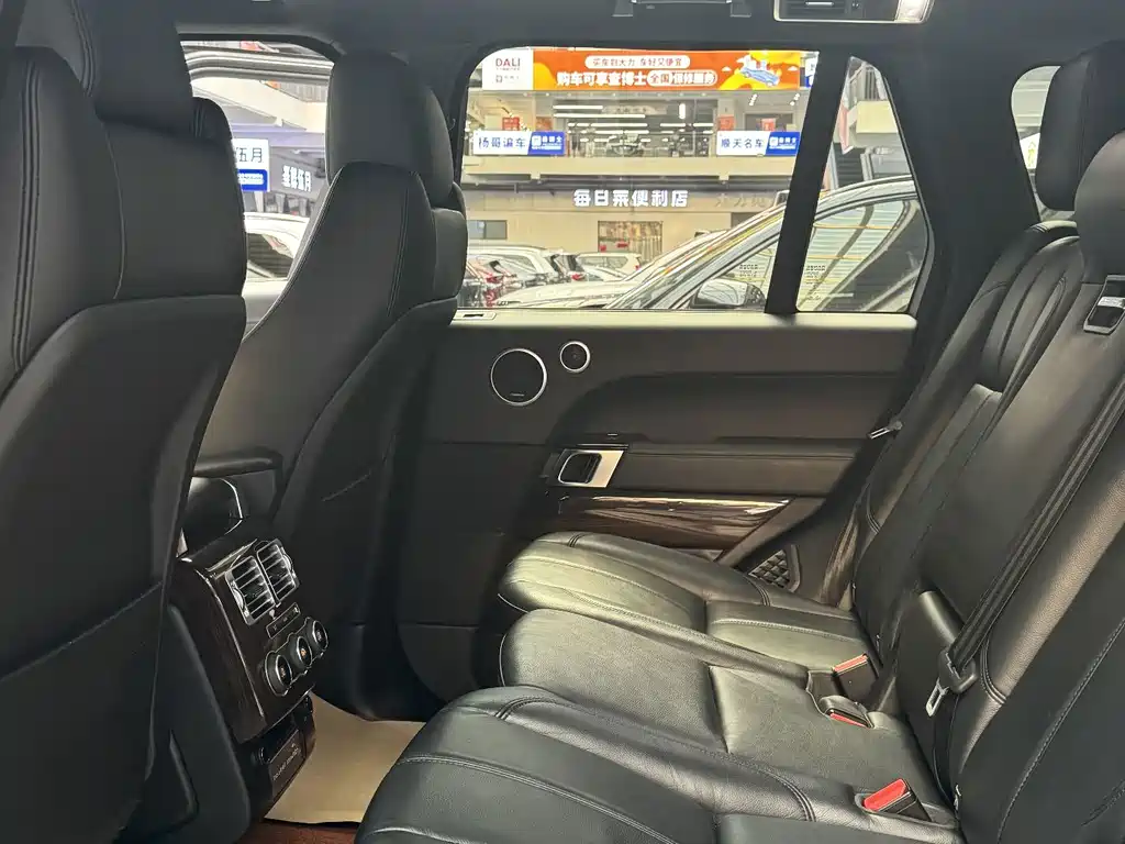 Land Rover Range Rover — миниатюра 9