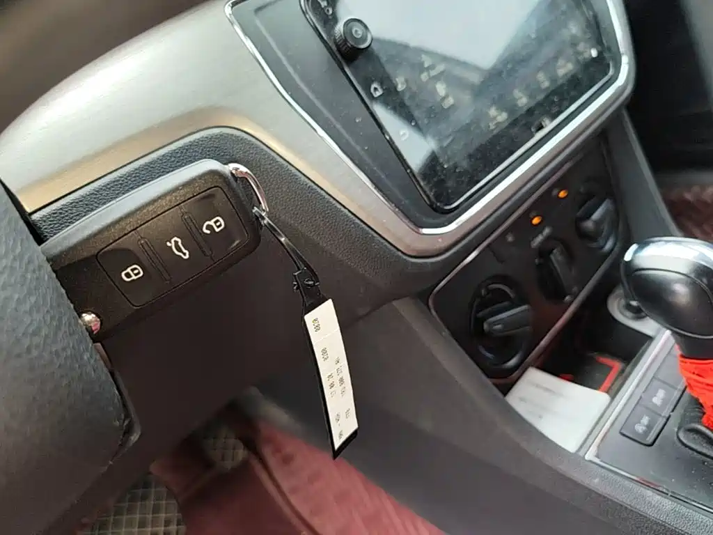 Volkswagen Lavida — миниатюра 9