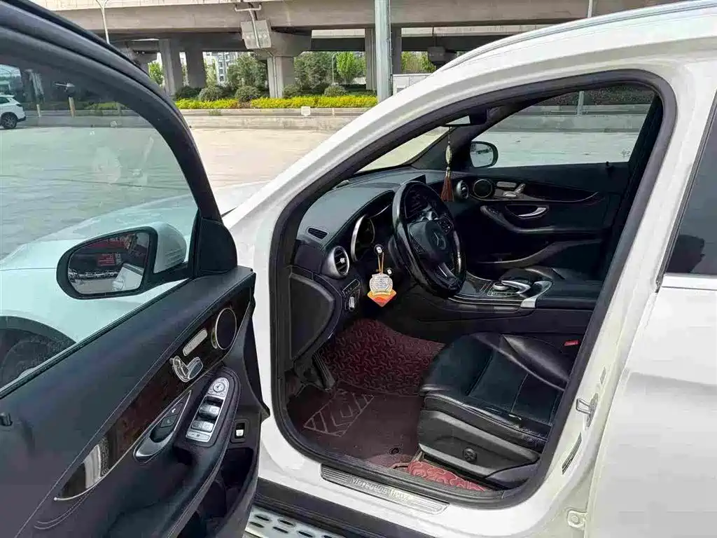 Mercedes-Benz GLC 2017 GLC 260 4MATIC Luxury