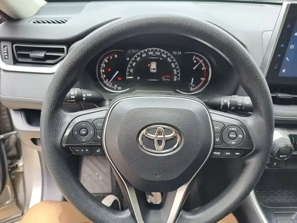 Toyota RAV4 — миниатюра 11