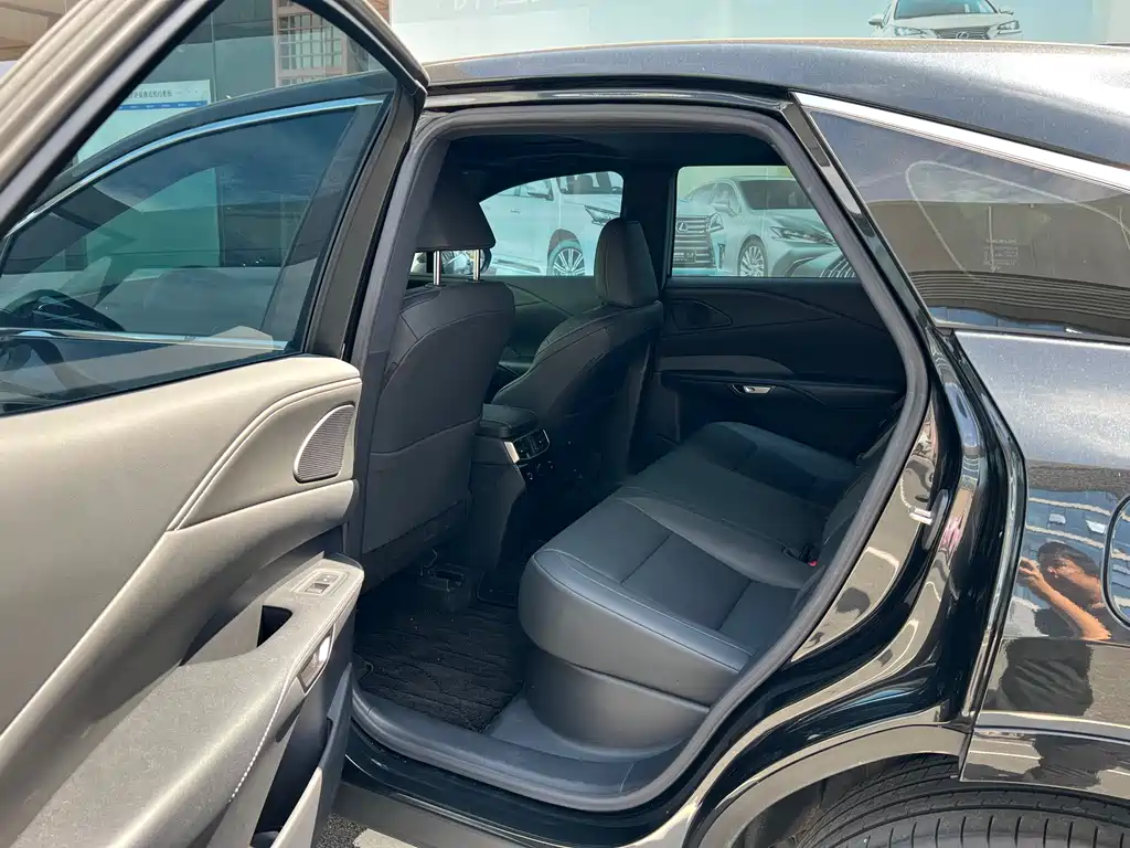 Lexus RX — миниатюра 3