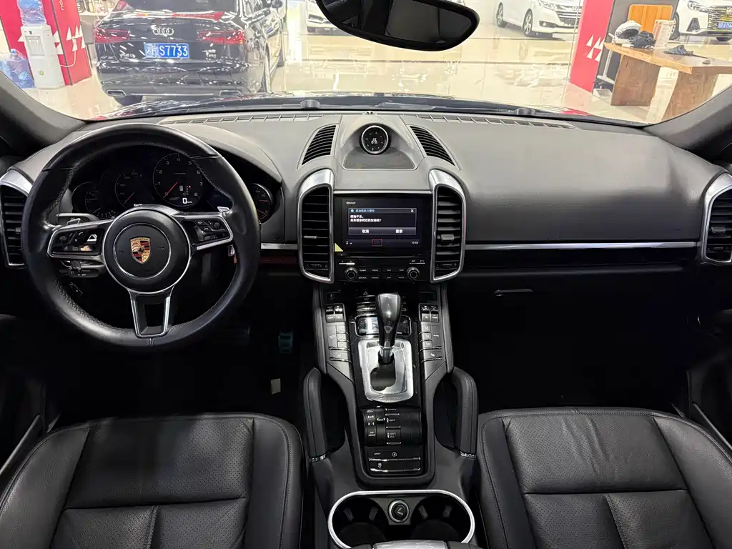 Porsche Cayenne — миниатюра 6