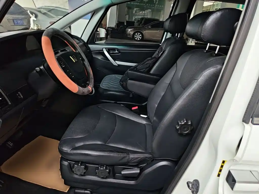 Luxgen Big 7 MPV — миниатюра 15